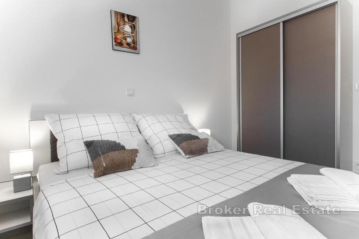 Immeuble d'appartements avec vue imprenable sur la mer