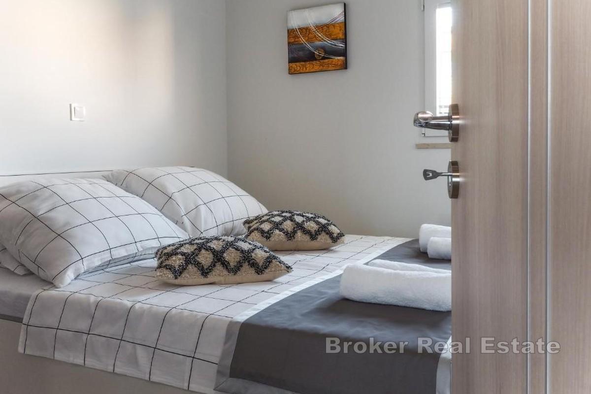 Apartamentowiec z widokiem na otwarte morze