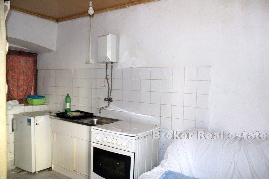 Kamienny dom do remontu