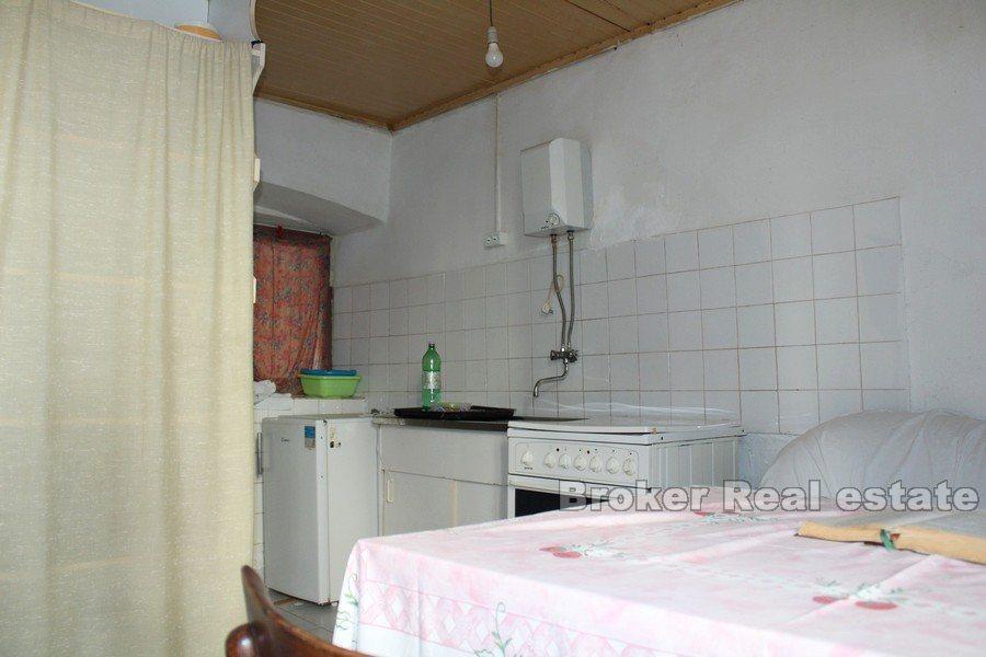 Kamienny dom do remontu