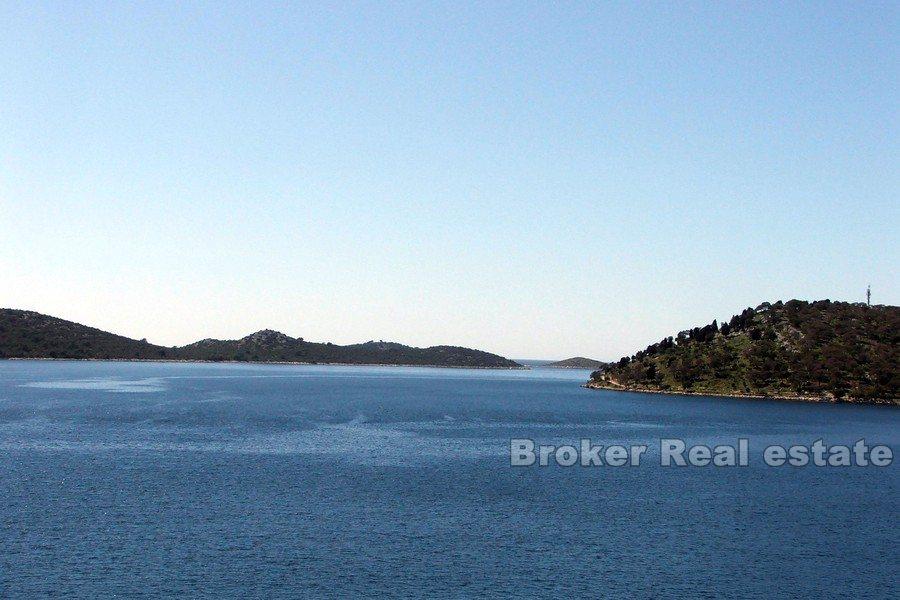 Byggnadsmark med havsutsikt