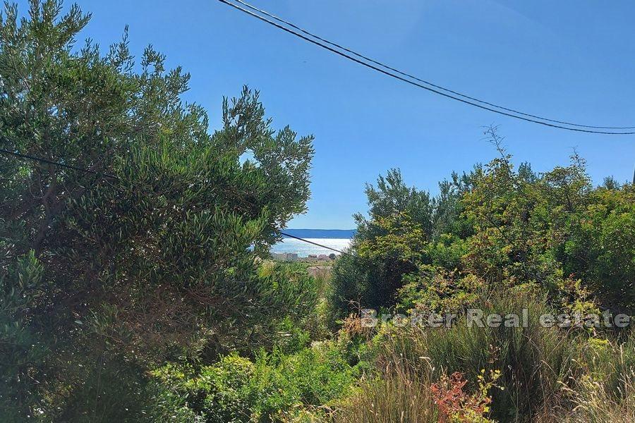 Building land with open sea view