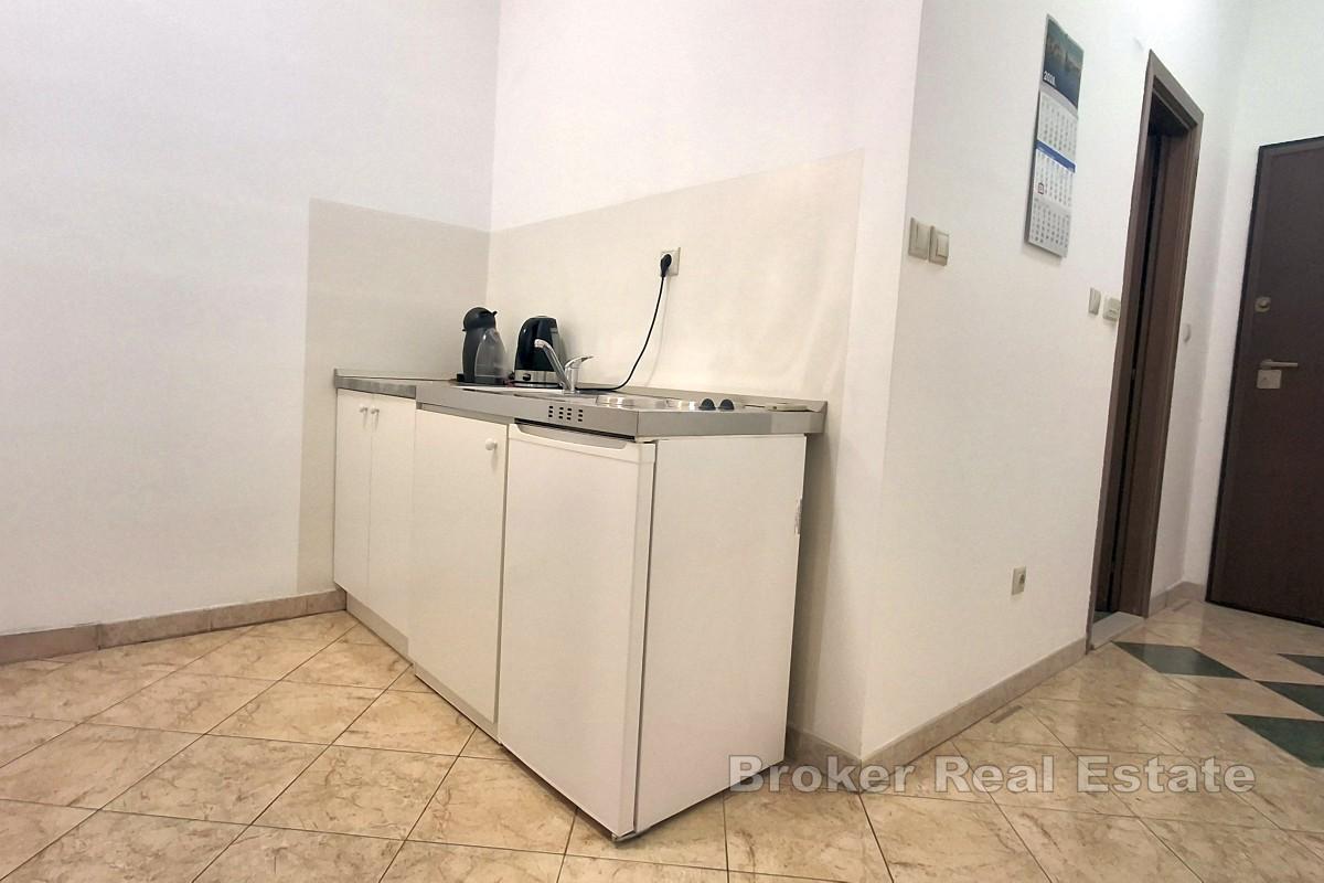 Espace commercial idéalement situé à proximité du tribunal
