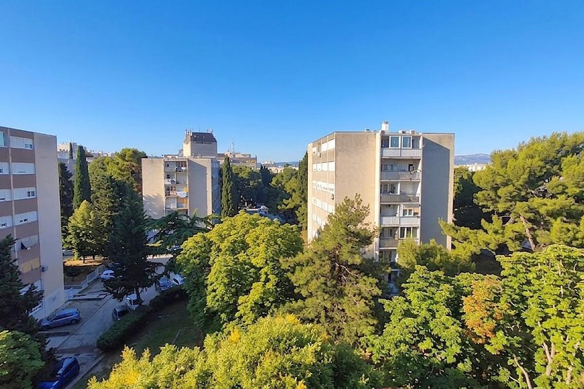 001-2031-263-split-two-bedroom-apartment-for-sale