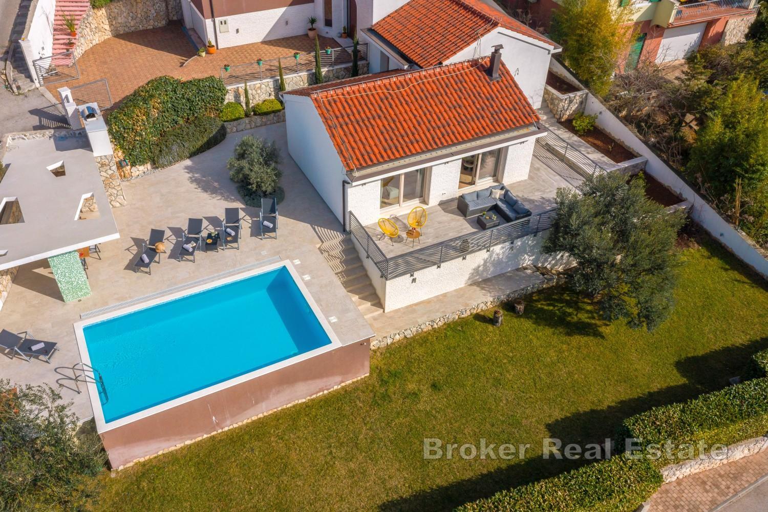 Mediterrane Villa mit Panoramablick aufs Meer