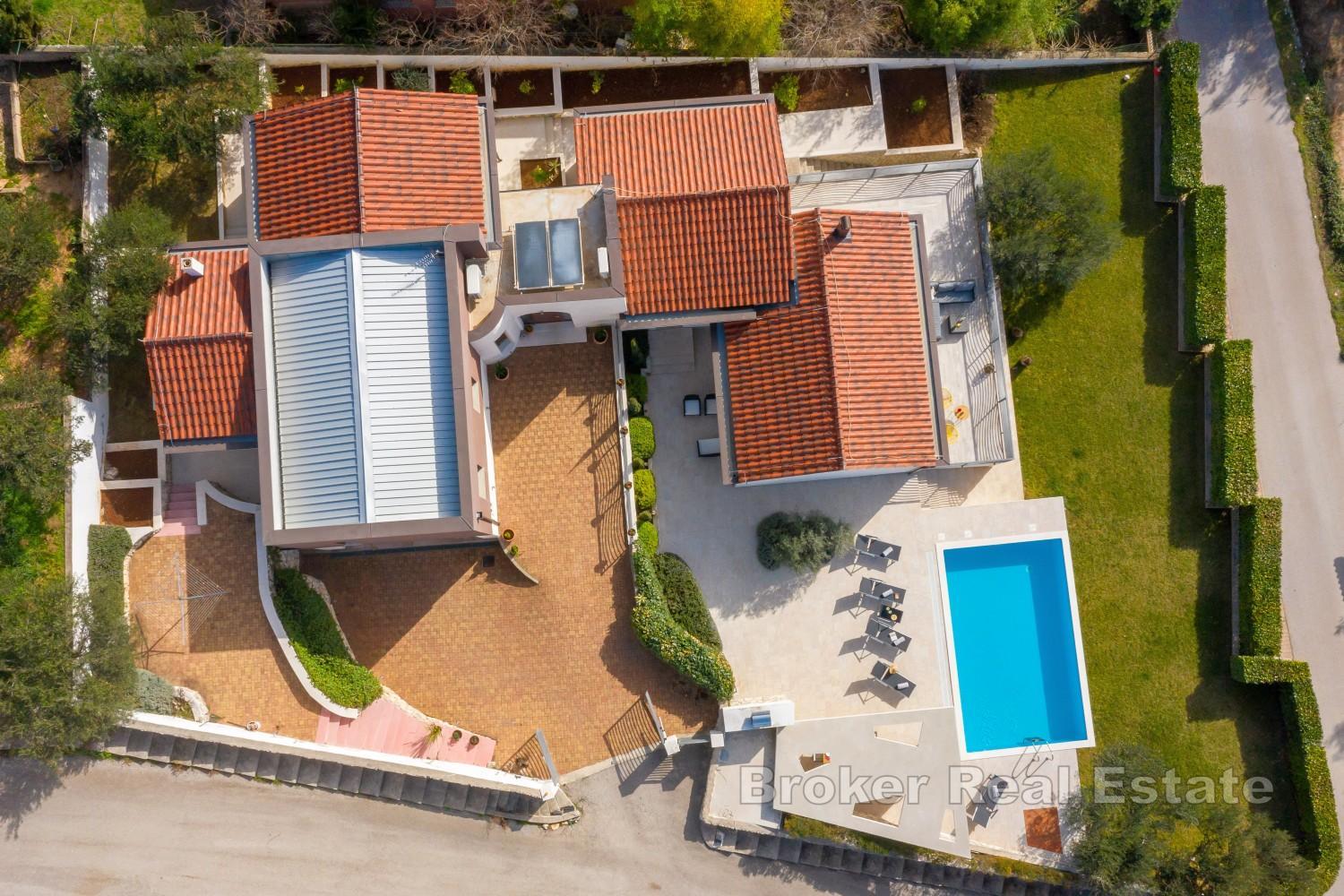 Mediterrane Villa mit Panoramablick aufs Meer