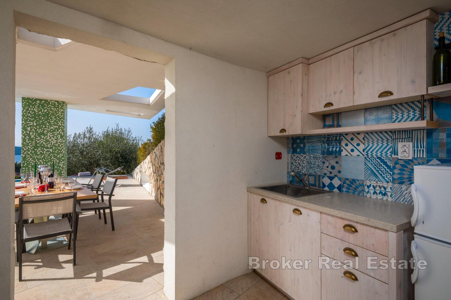 Mediterrane Villa mit Panoramablick aufs Meer
