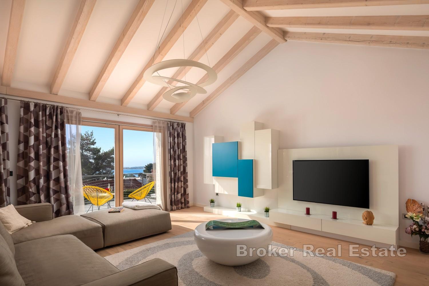 Mediterrane Villa mit Panoramablick aufs Meer