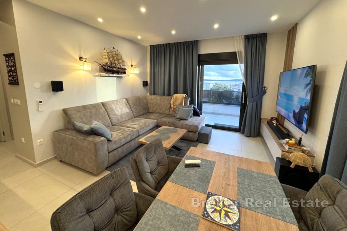 Penthouse z tarasem na dachu i widokiem na morze