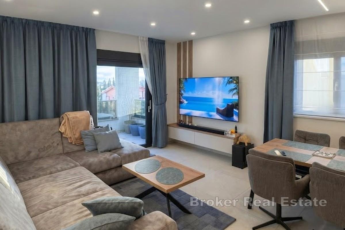 Penthouse z tarasem na dachu i widokiem na morze