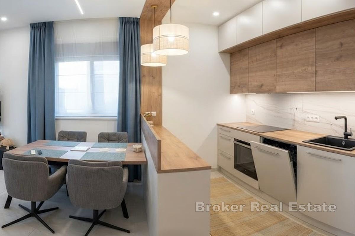 Penthouse z tarasem na dachu i widokiem na morze