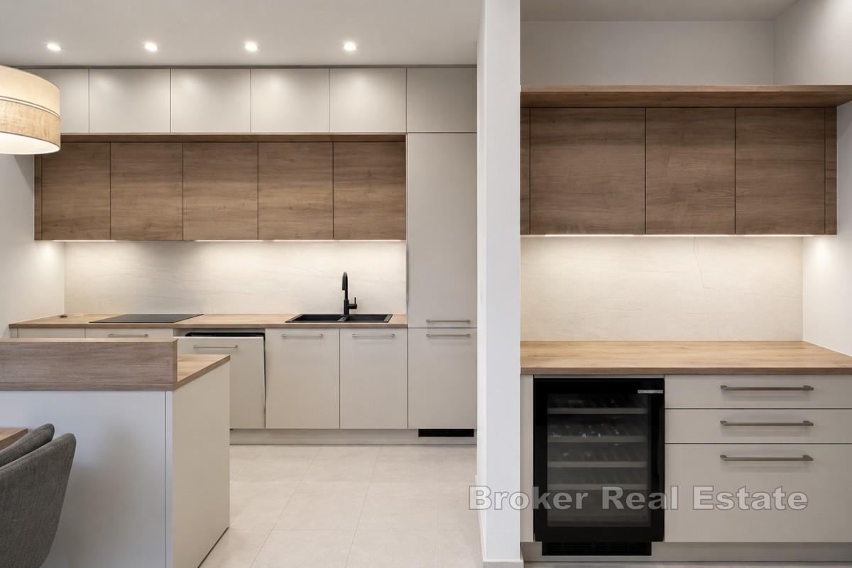 Penthouse z tarasem na dachu i widokiem na morze