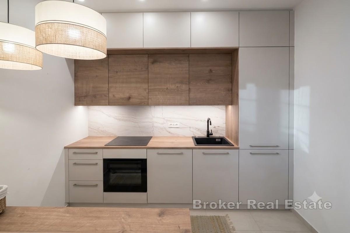 Penthouse z tarasem na dachu i widokiem na morze
