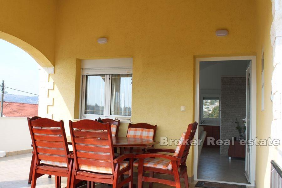 Three bedroom apartment with sea view