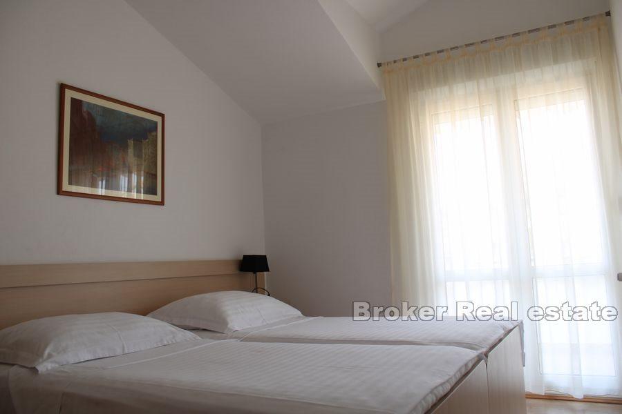 Three bedroom apartment with sea view