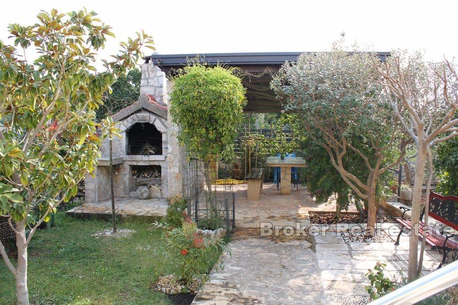 Three bedroom apartment with sea view