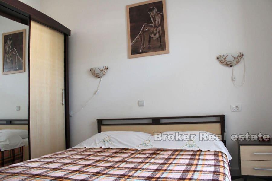 Kuća sa bazenom i pogledom na more