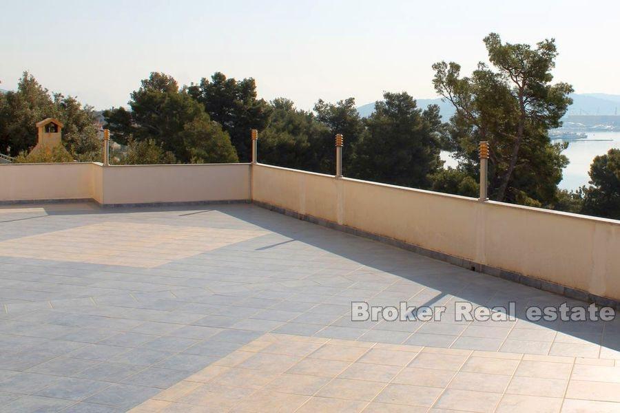 Mehrfamilienhaus mit Meerblick