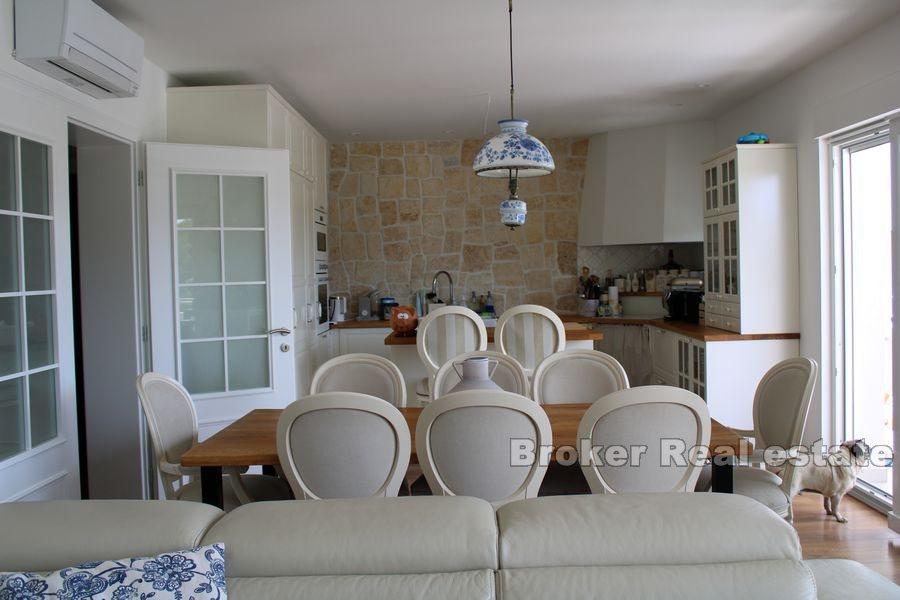 Leilighet første rad fra sjøen