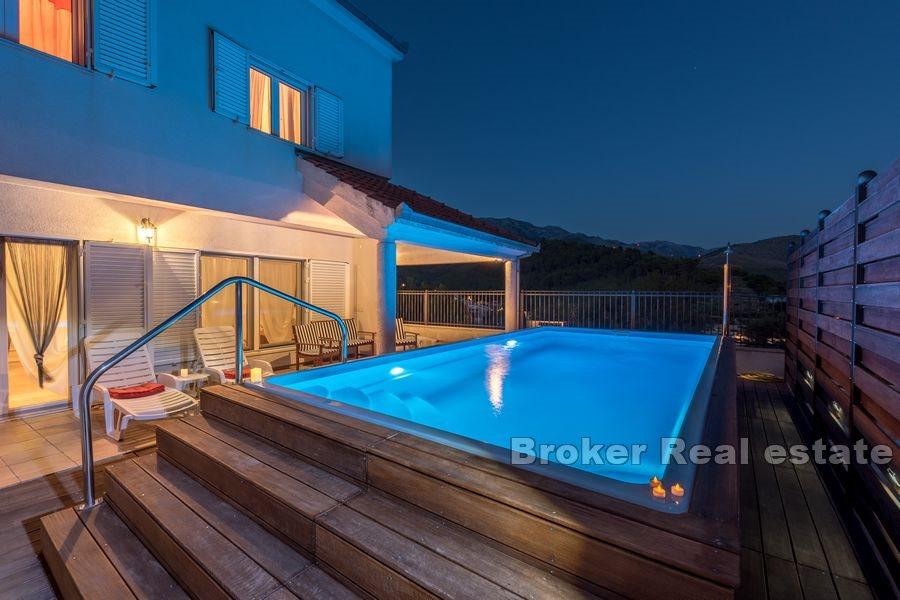 Casa moderna con piscina