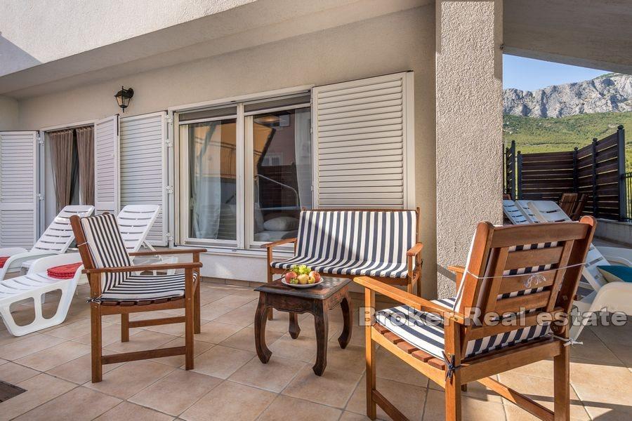 Modernes Haus mit Pool