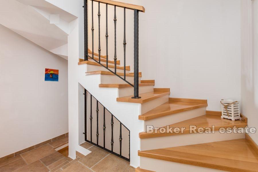 Modernes Haus mit Pool