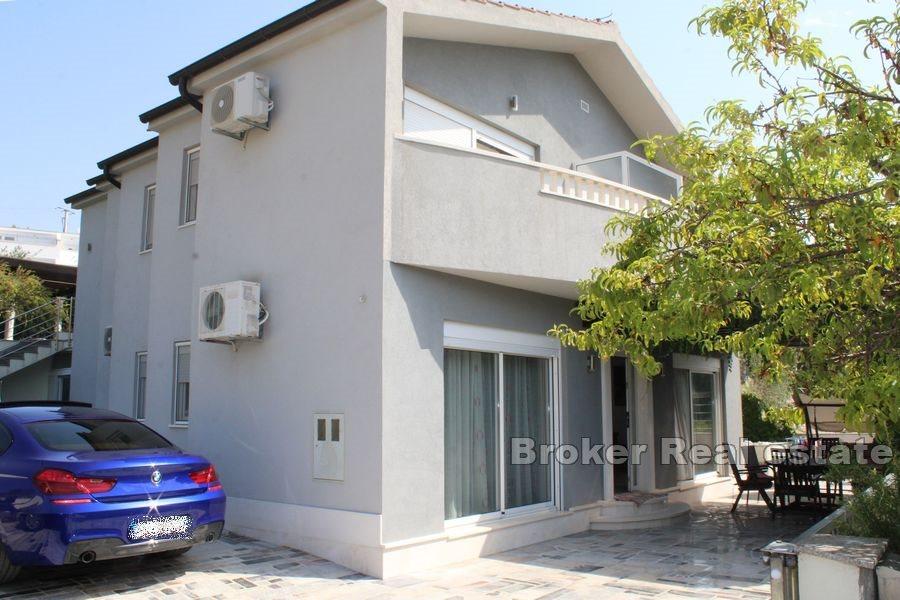 Apartment house with sea view