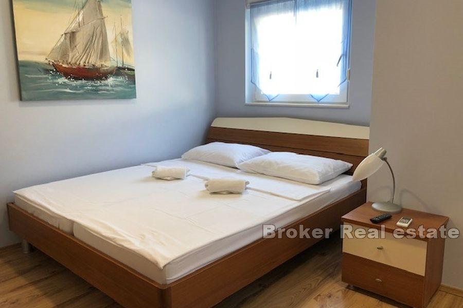 Apartmanska kuća s pogledom na more