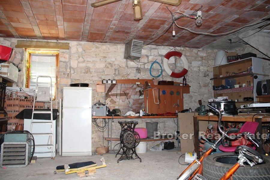 Kamenný dům v centru