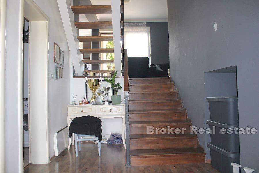 Casa familiare a tre piani