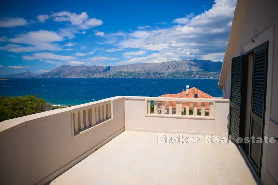 Leilighetshus med havutsikt