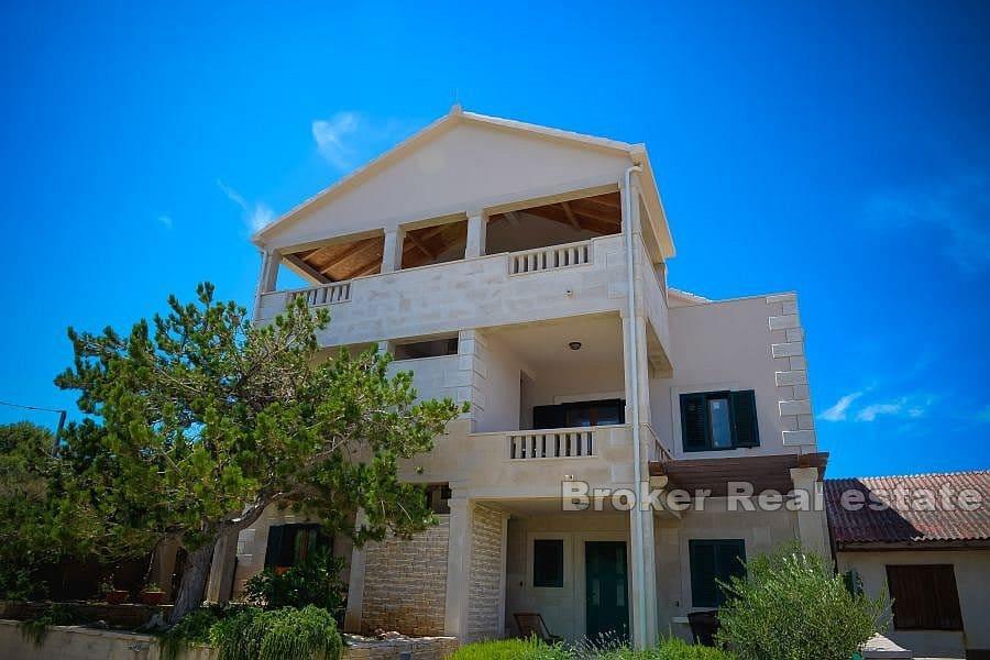 Apartmánový dům s výhledem na moře