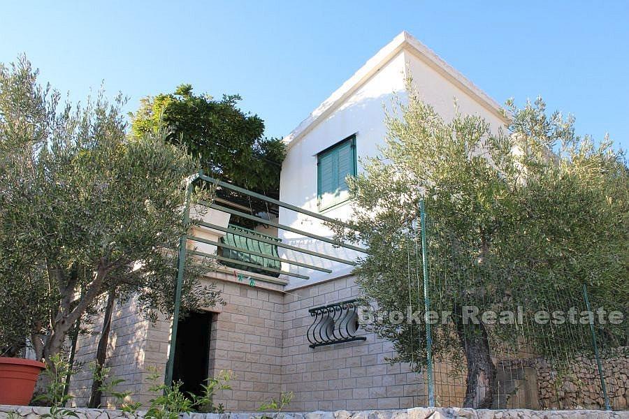 Maison au premier rang de la mer