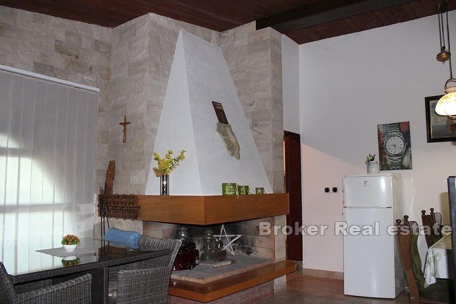 Kuća u prvome redu do mora