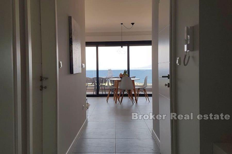 Apartment with sea view