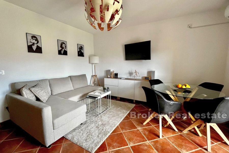 Dvoupokojový apartmán ve druhé řadě k moři