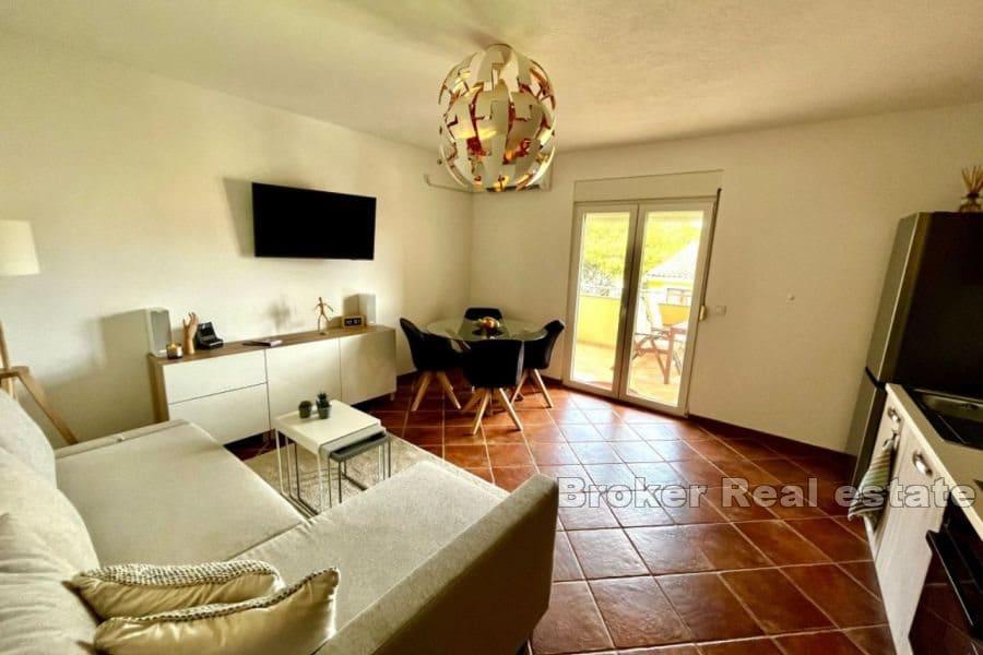 Dvoupokojový apartmán ve druhé řadě k moři