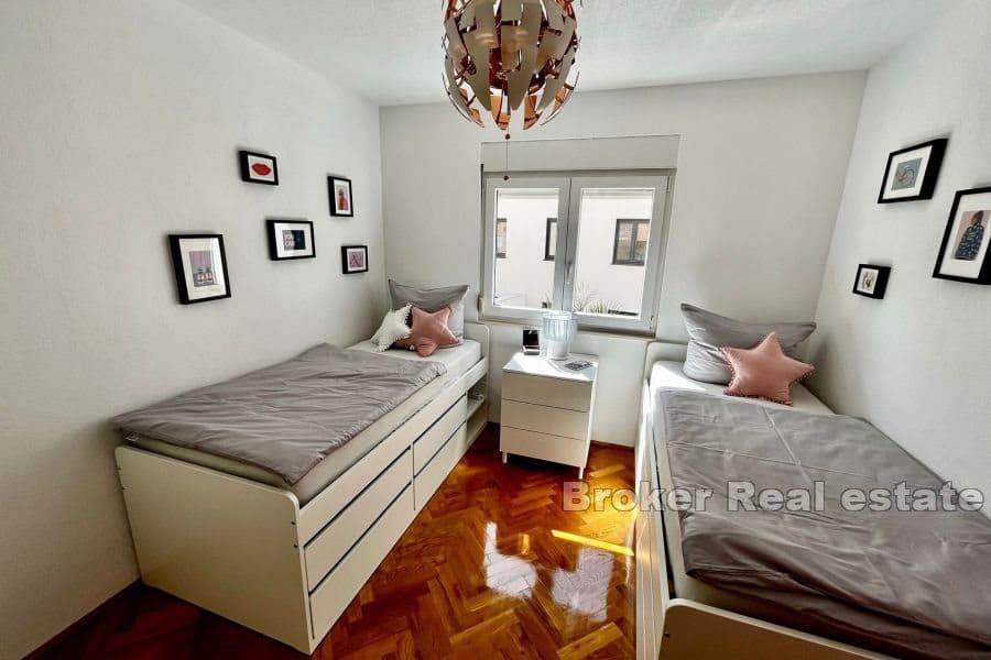 Dvoupokojový apartmán ve druhé řadě k moři