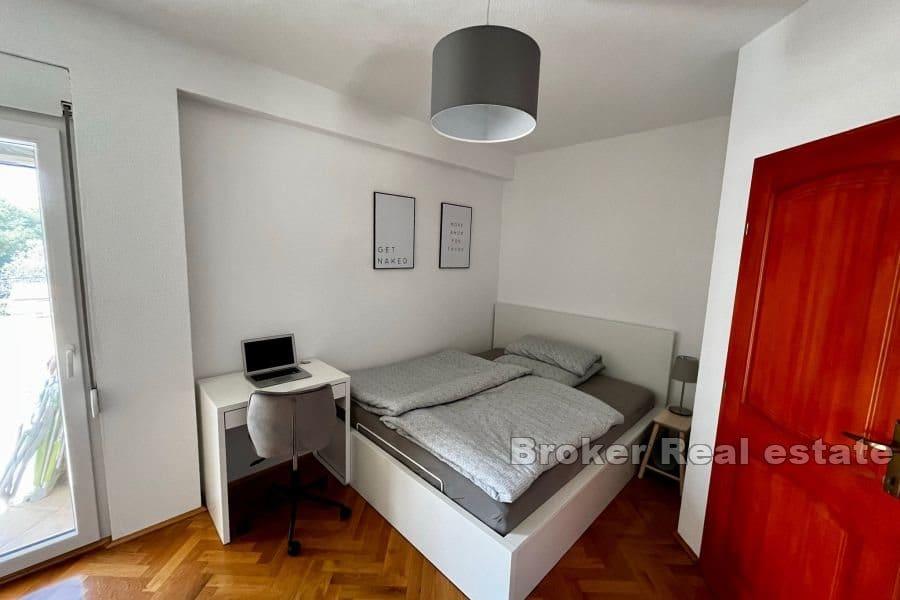 Dvoupokojový apartmán ve druhé řadě k moři