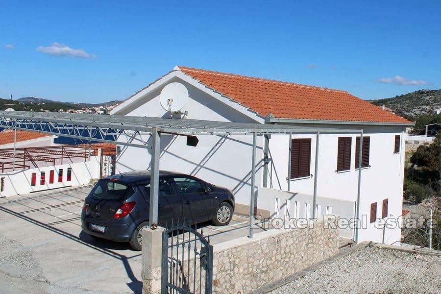 Kuća s otvorenim pogledom na more