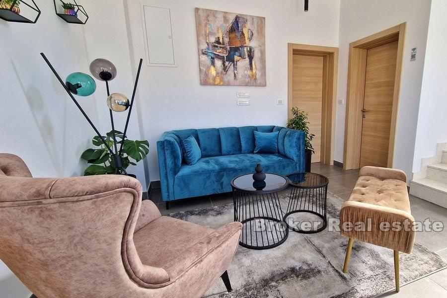 Apartmanska kuća sa restoranom