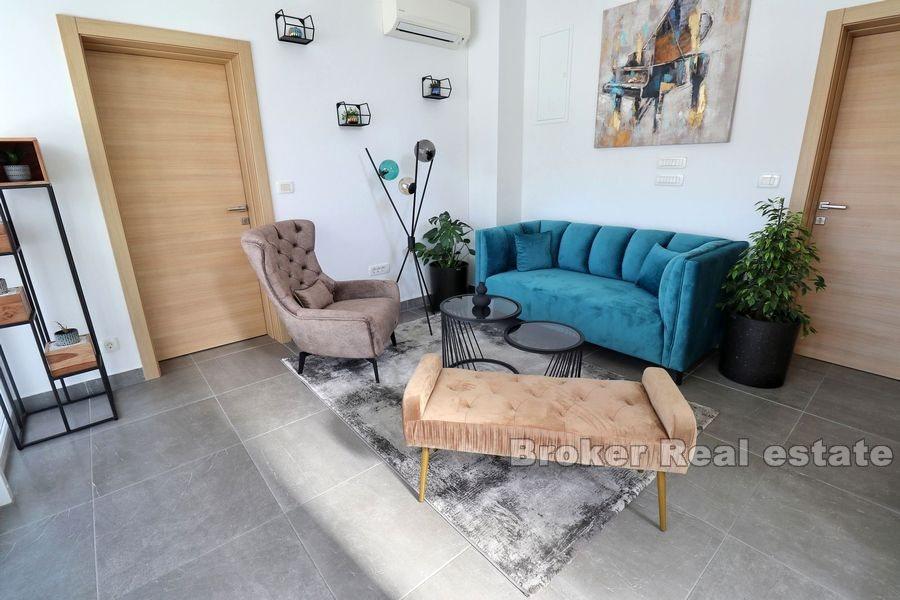 Dom apartamentowy z restauracją