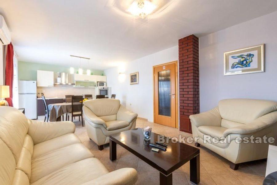 Maison avec piscine et vue mer