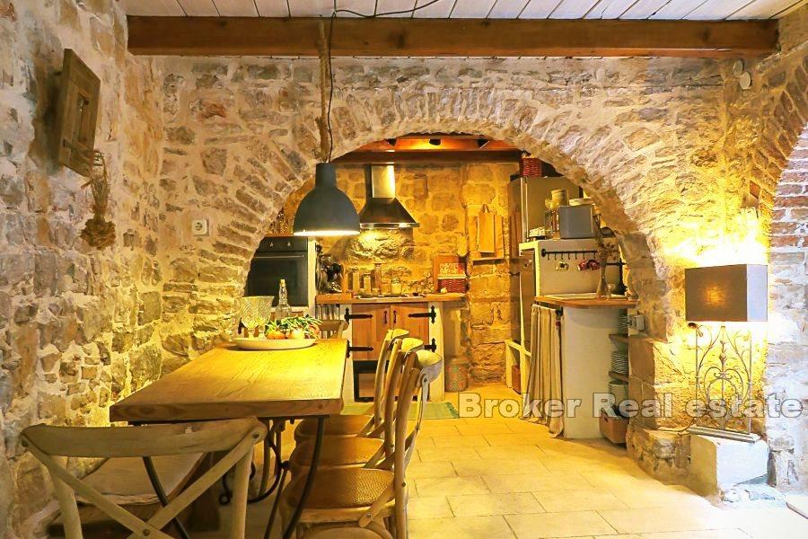 Mediteranska kamena kuća