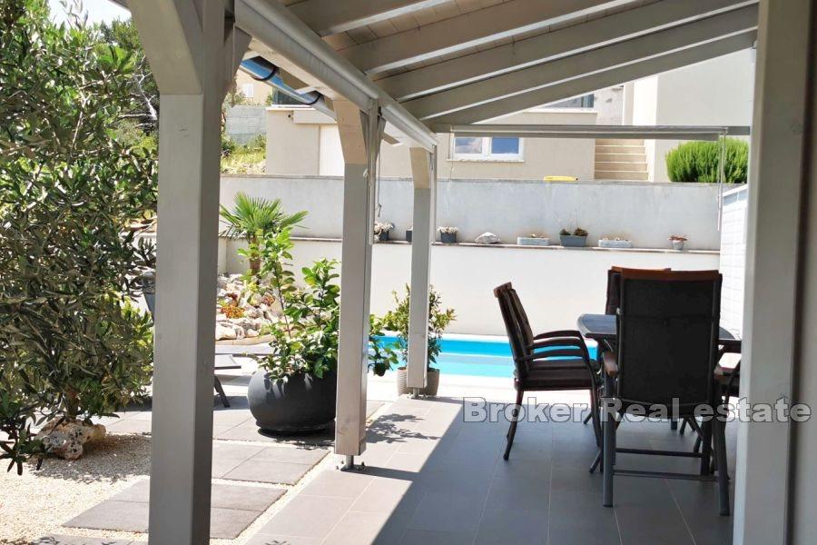 Haus mit Meerblick und Swimmingpool