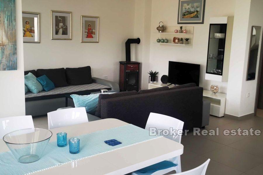 Haus mit Meerblick und Swimmingpool