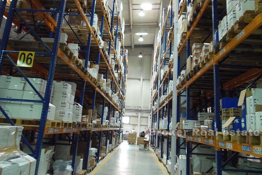 Logistics distribution center