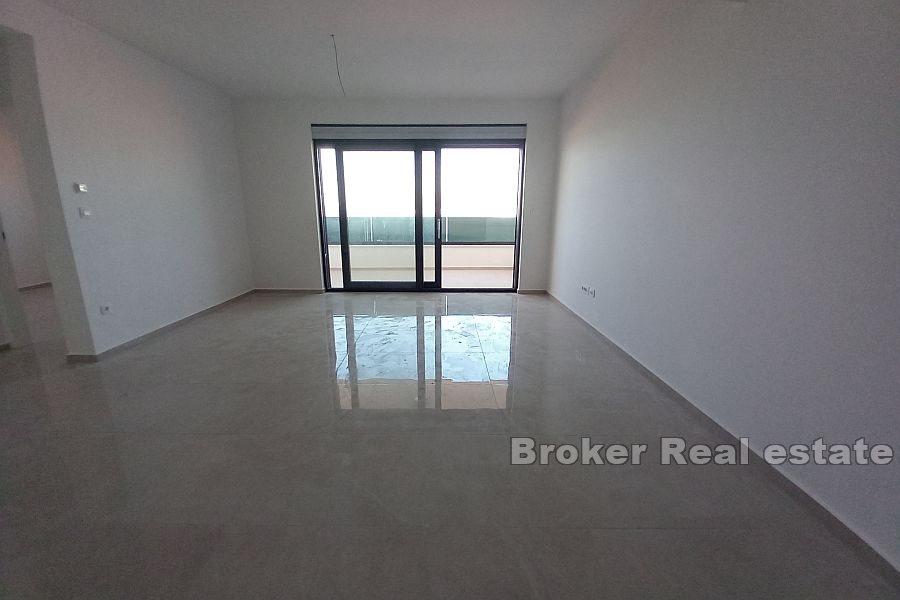 Två takvåningar med havsutsikt