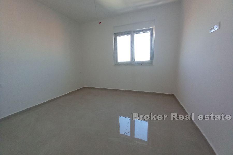 Två takvåningar med havsutsikt