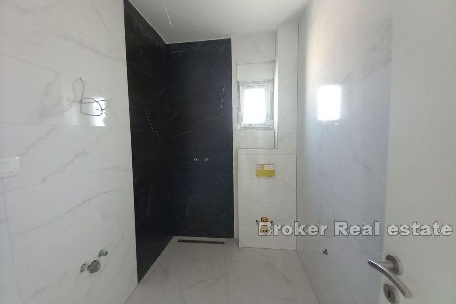 Två takvåningar med havsutsikt